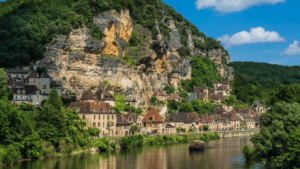 village à flanc de montagne